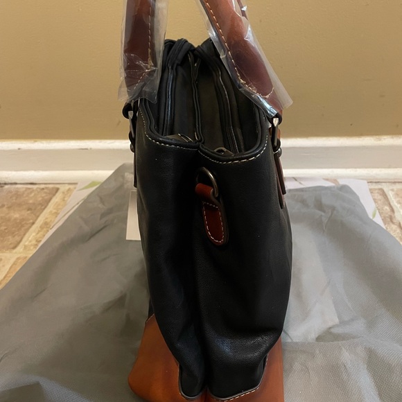 Hema Zhuofan Black Tapered Messenger Bag - Picture 9 of 15